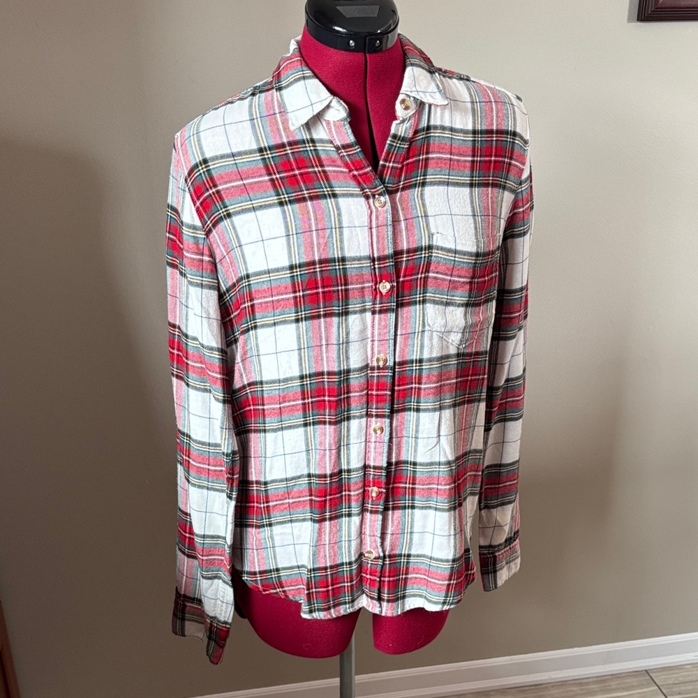 EUC ❤️ Abercrombie & Fitch Red and White Plaid Button-Down Shirt